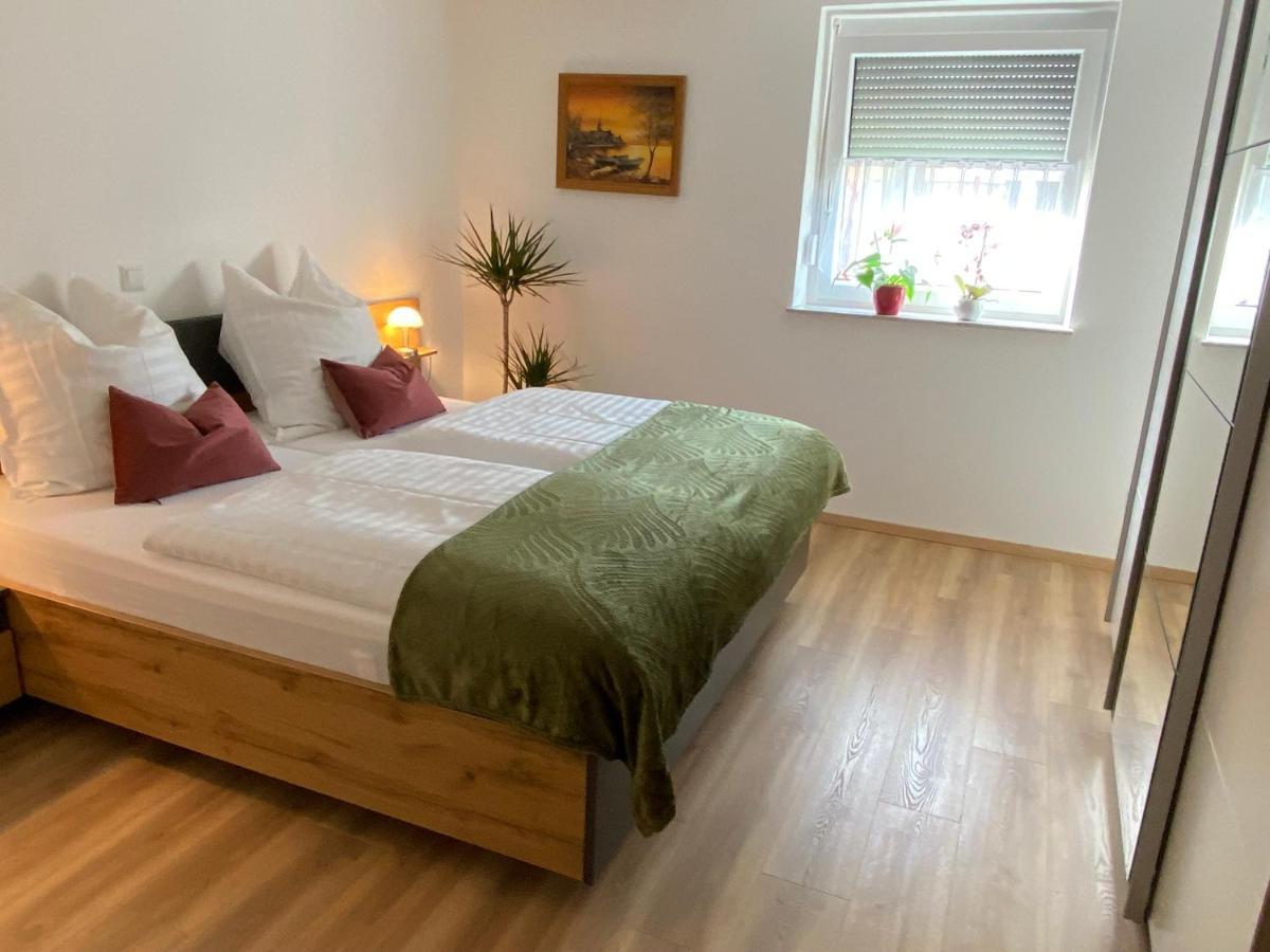 Ferienwohnung Mit Salzachblick Laufen Bagian luar foto