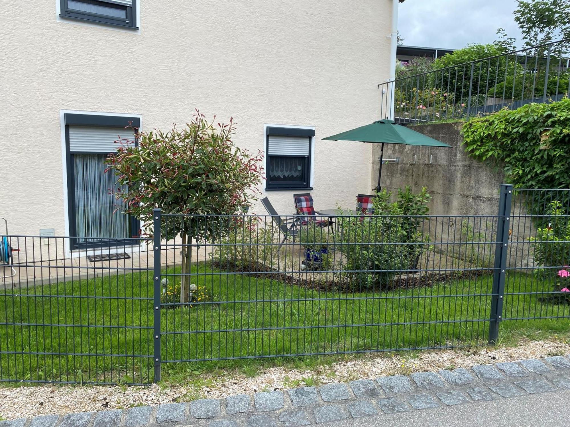 Ferienwohnung Mit Salzachblick Laufen Bagian luar foto