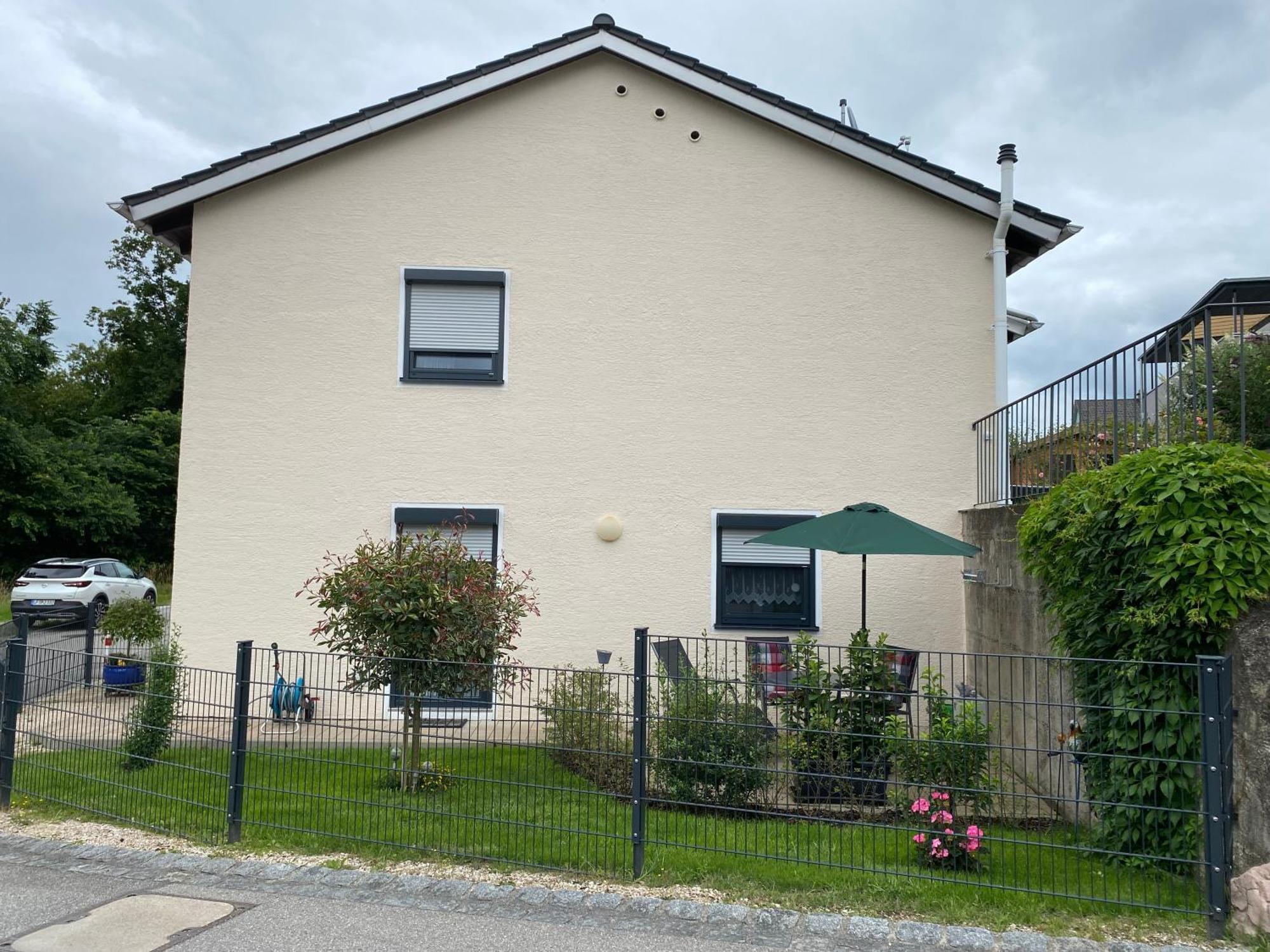 Ferienwohnung Mit Salzachblick Laufen Bagian luar foto